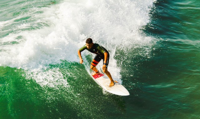 霍福德高效全能引领攻防浪潮 关键正负值+18诠释老将价值