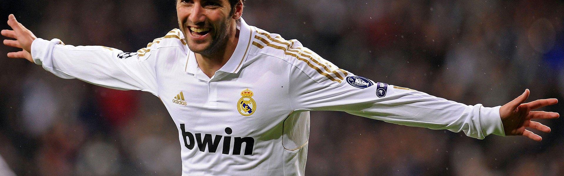 特朗普赠C罗白宫金钥匙引热议 体育与政治交织的特别礼遇