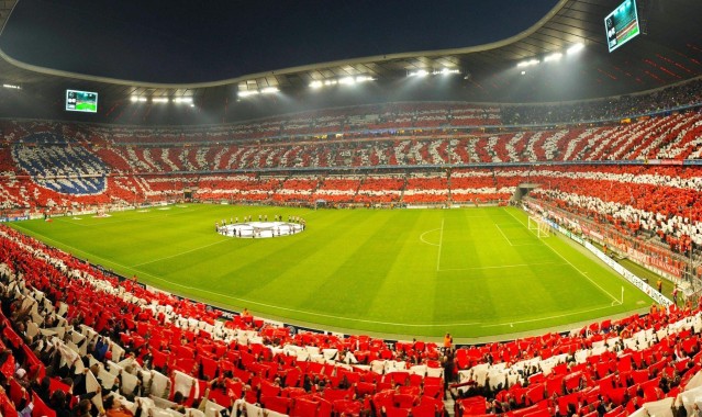 体坛在现场，维埃拉独家回忆齐达内头顶马特拉齐事件，揭秘世界杯决赛背后的永恒争议