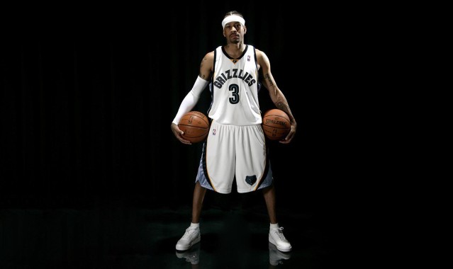 祖巴茨谈与范德比尔特激烈冲突，肩部遭拽拉后的自我保护是本能反应