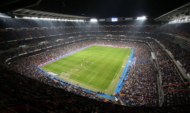 拜仁发布欧冠对决海报，凯恩领衔伦敦德比，北伦敦情仇再燃战火