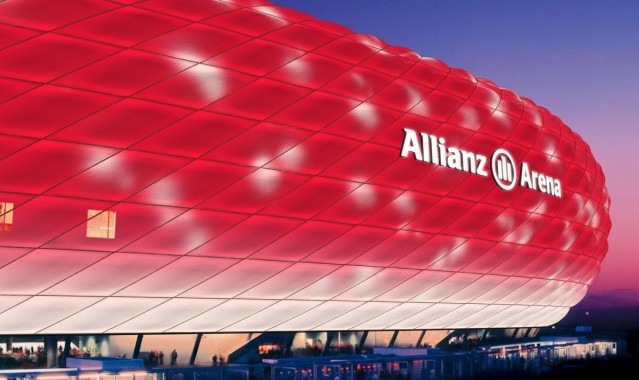 硅谷巨鳄跨界体育评论引轰动 人工智能犀利烤问点燃全球社交平台