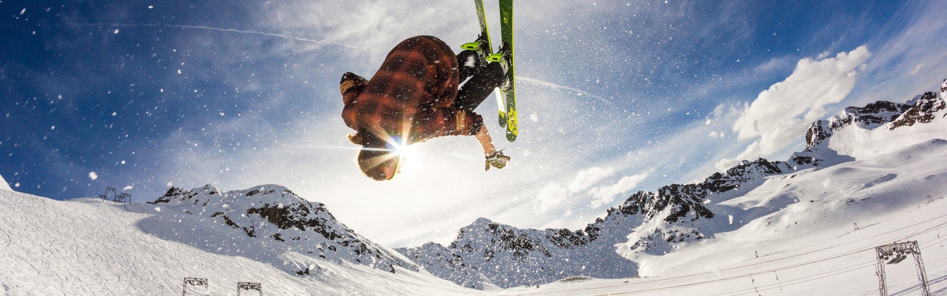 西甲第15轮战报，马竞连败危机浮现，巴萨逆转显韧性，黄潜六连胜强势崛起